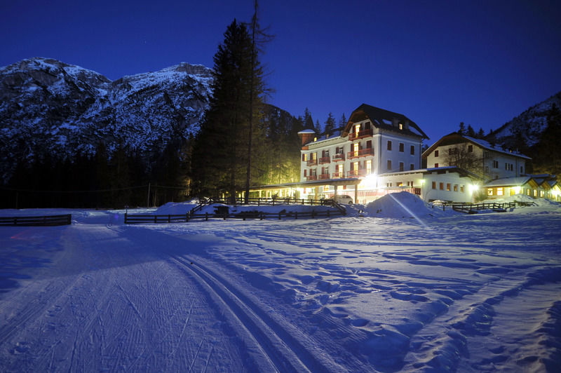Hotel Croda Rossa Carbonin Esterno foto