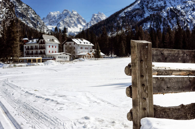 Hotel Croda Rossa Carbonin Esterno foto
