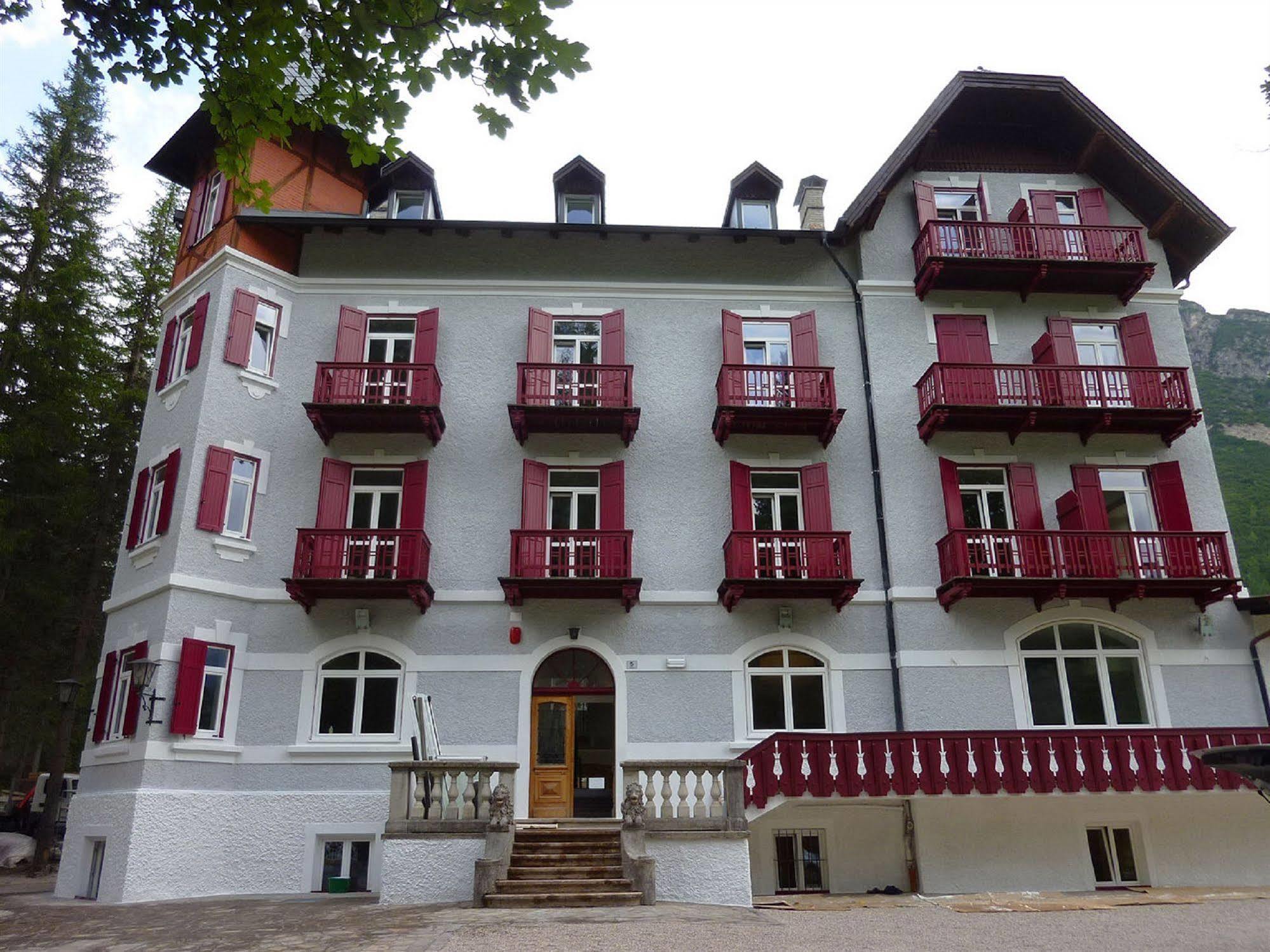 Hotel Croda Rossa Carbonin Esterno foto