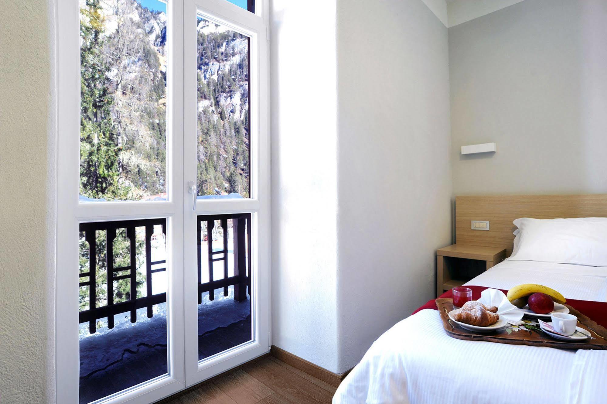 Hotel Croda Rossa Carbonin Esterno foto