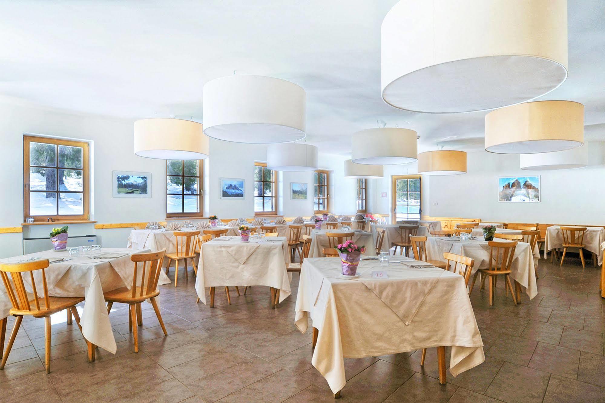 Hotel Croda Rossa Carbonin Esterno foto