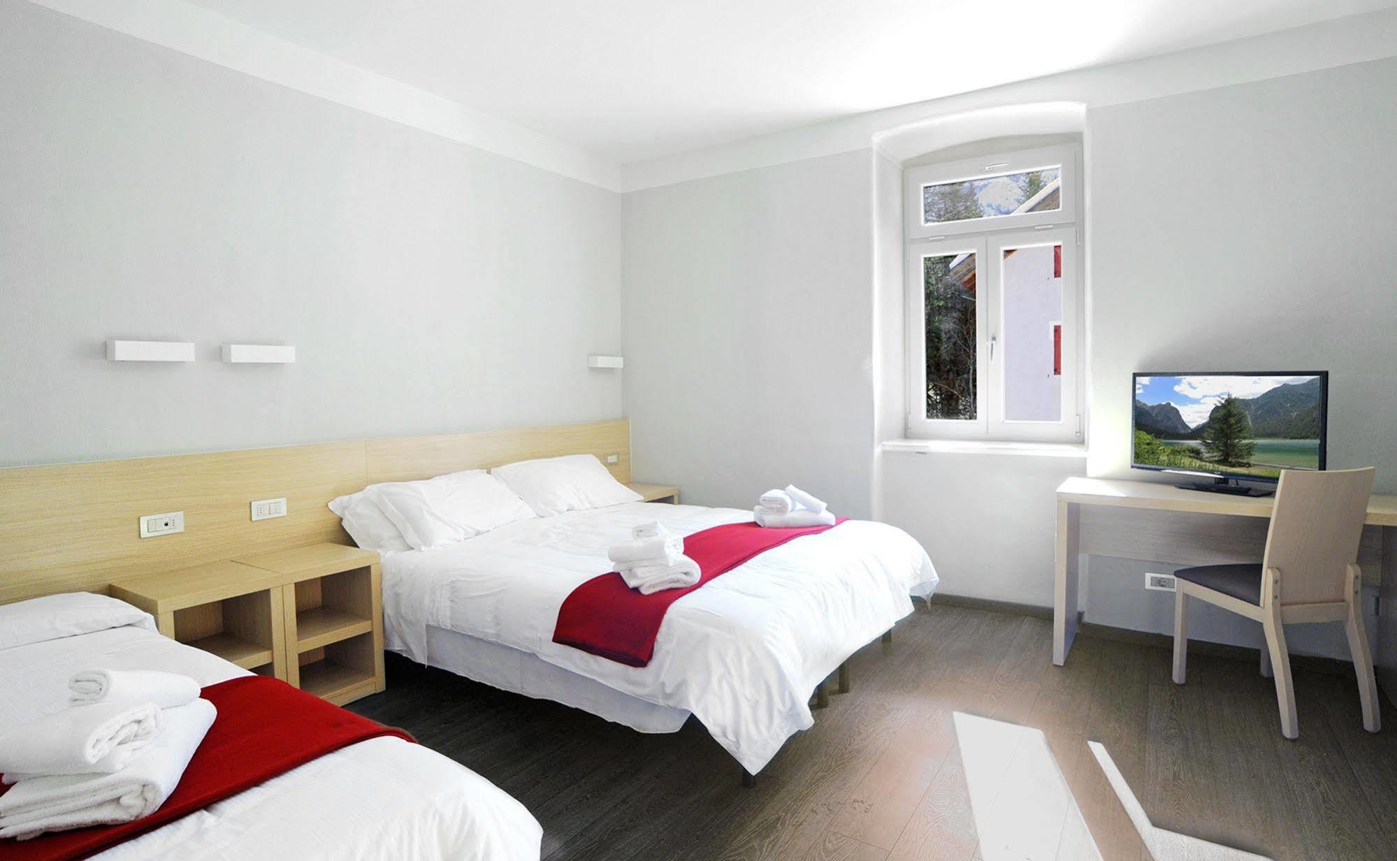 Hotel Croda Rossa Carbonin Esterno foto