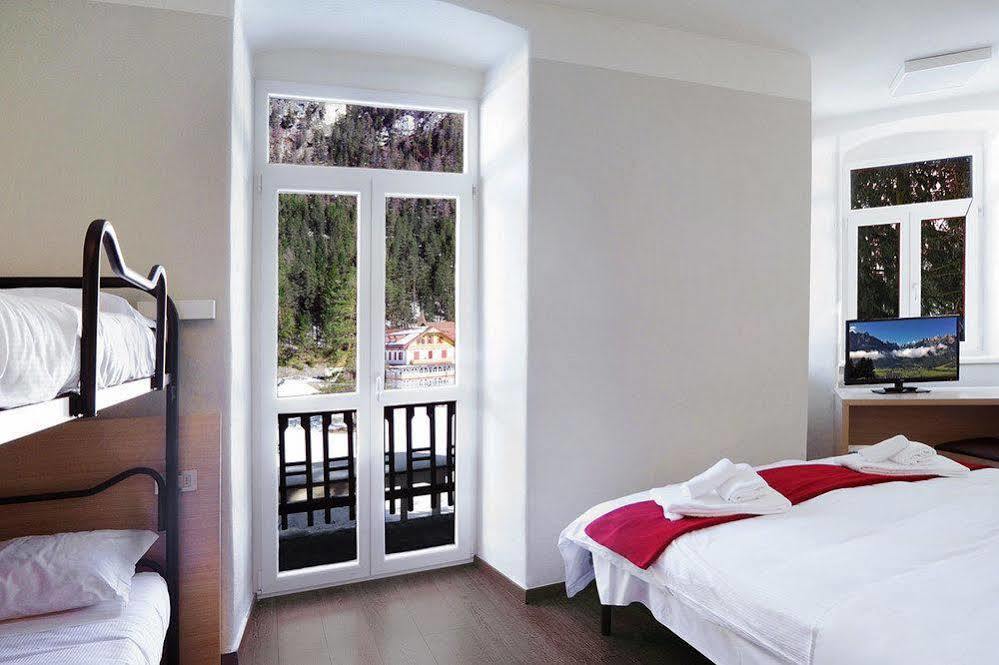 Hotel Croda Rossa Carbonin Esterno foto